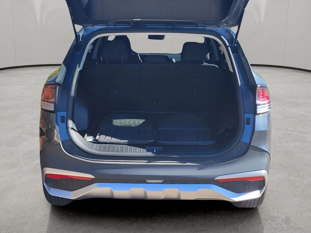 Used 2023 Gravity Gray Kia LX image 9