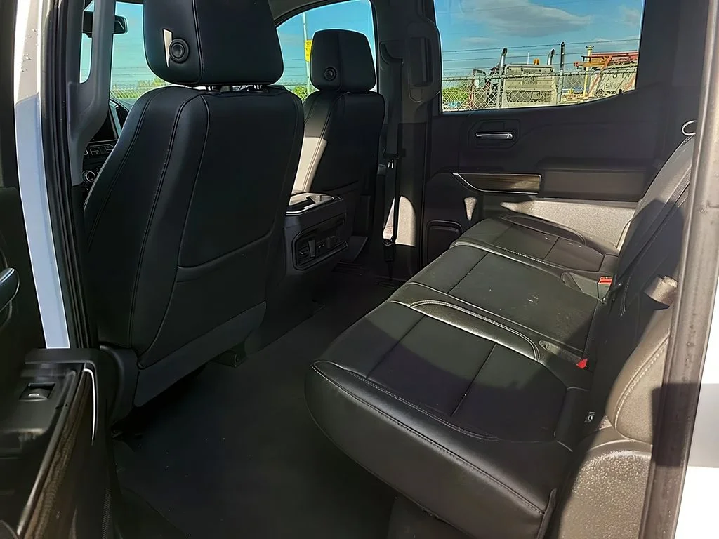 Used 2019 Summit White Chevrolet RST image 9