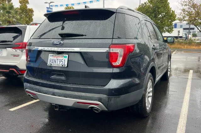 Used 2017  Ford XLT image 7