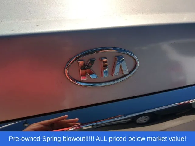Used 2005 Gray Kia LX image 11
