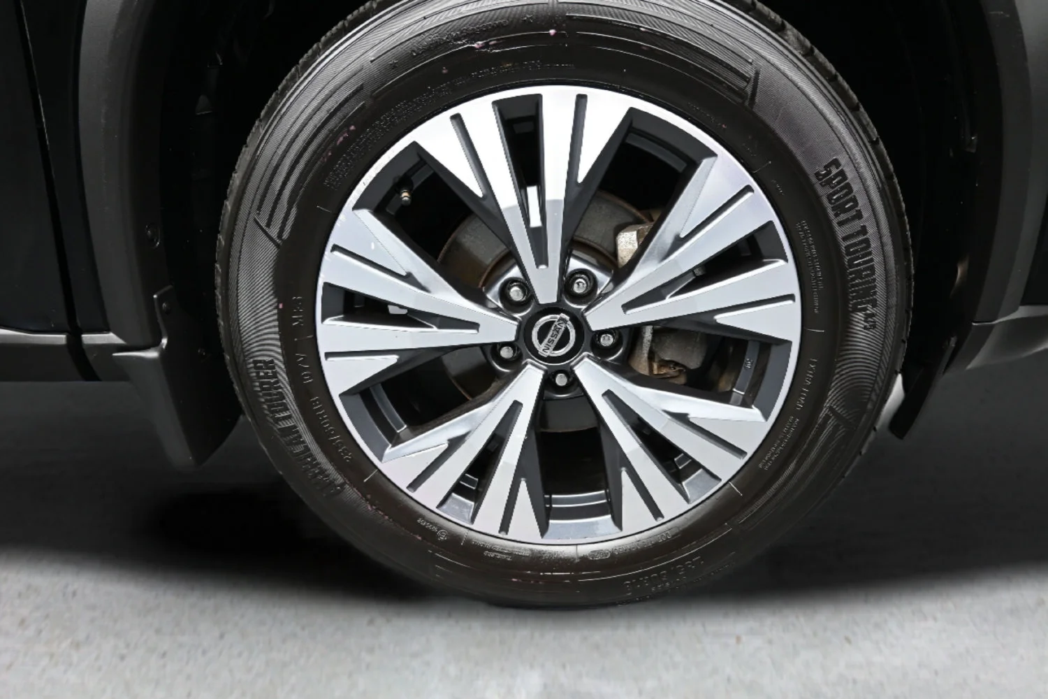 Used 2021 Black Nissan SV Intelligent AWD image 18