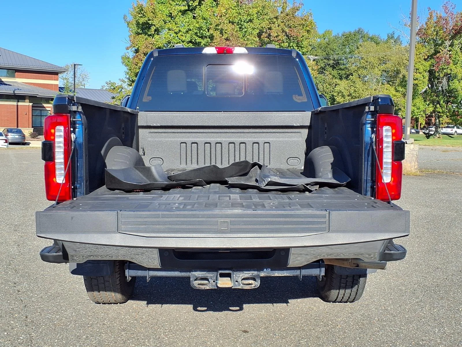 Used 2024 Antimatter Blue Metallic Ford LARIAT image 29