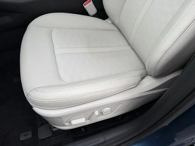 New 2026 Mineral Blue Kia EX image 18