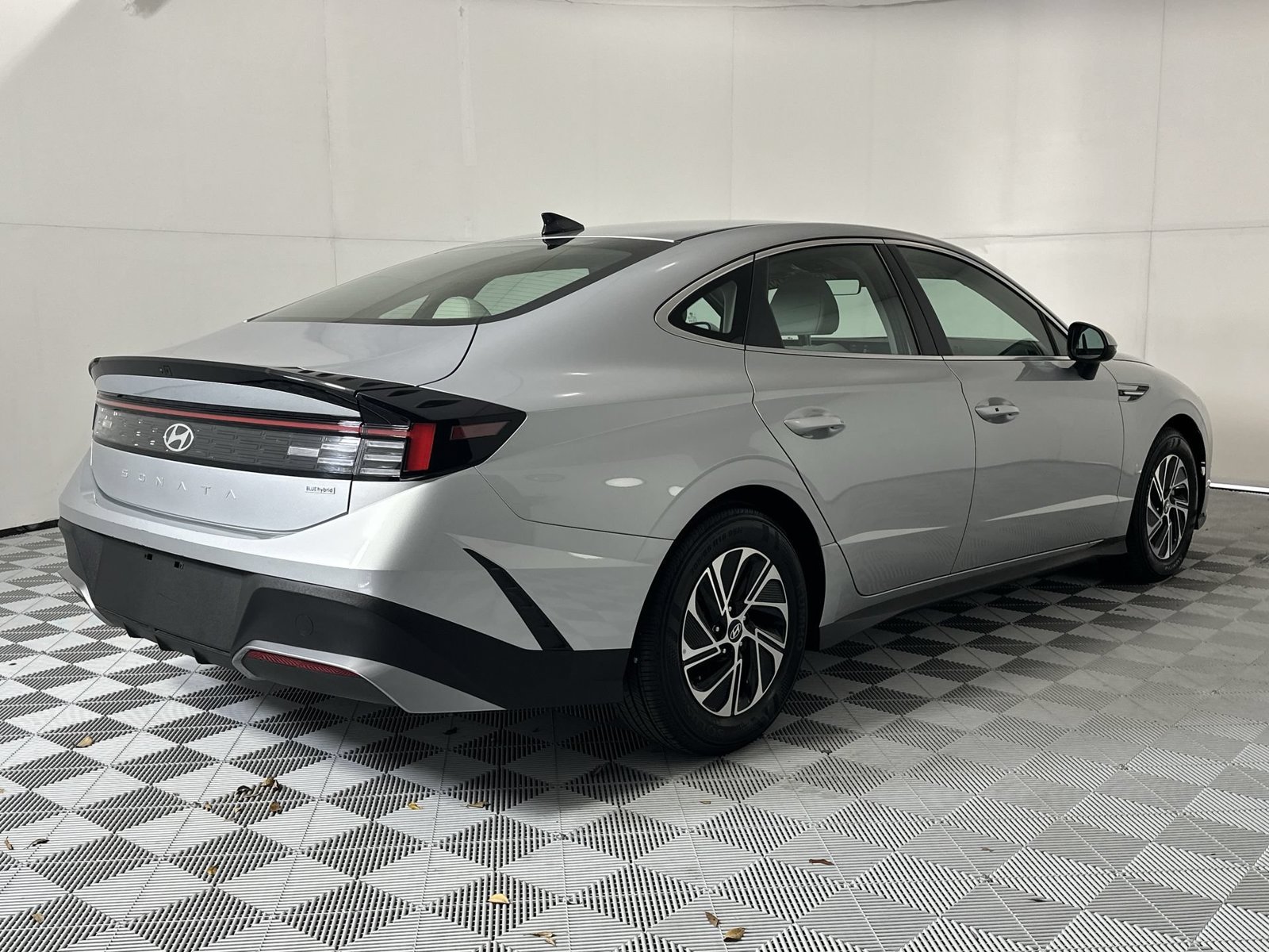 Used 2026 Silver Hyundai Blue image 8