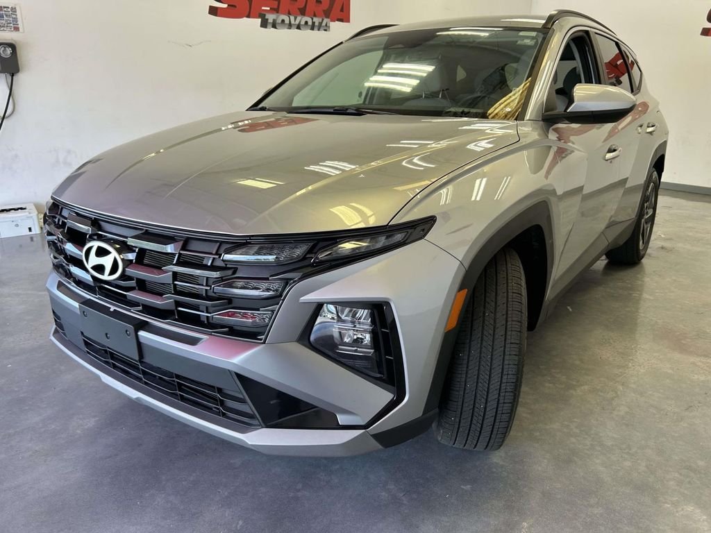 Used 2025 Silver Hyundai SEL image 7