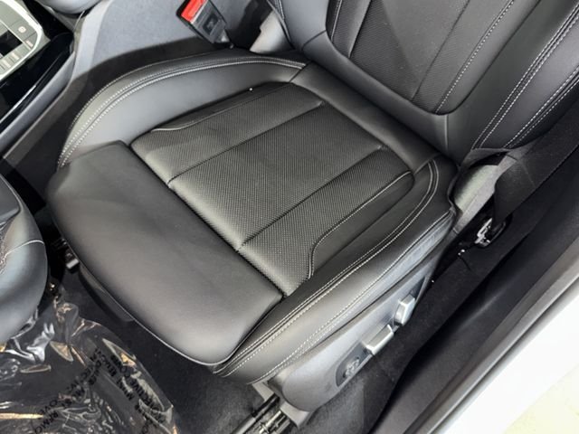 Used 2023 Alpine White BMW sDrive30i image 34