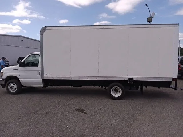 New 2026 Oxford White Ford E-450 DRW image 6