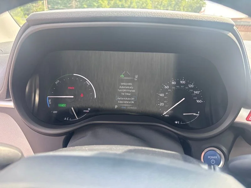 Used 2022 Silver Toyota XLE image 35