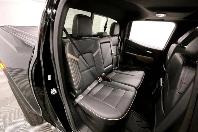 Used 2024 Onyx Black GMC Denali image 26