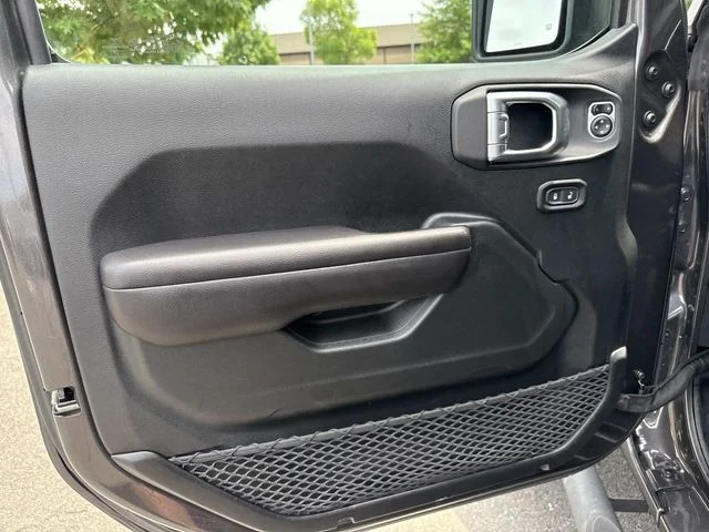 Used 2018 Gray Jeep Unlimited Sport S image 25