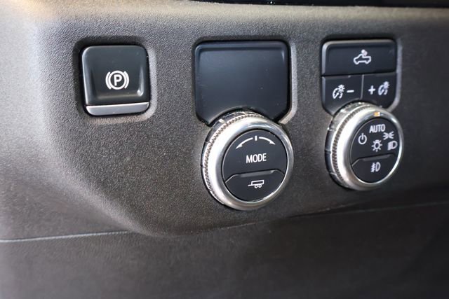 Used 2025 Onyx Black GMC Elevation image 23