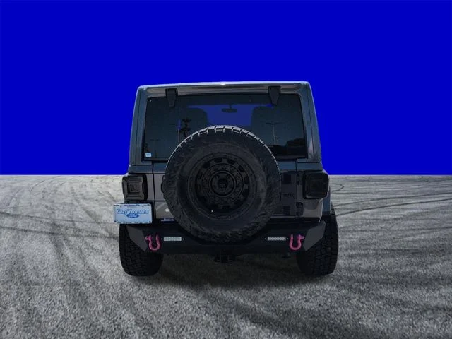 Certified Used 2019 Granite Crystal Clearcoat Metallic Jeep Unlimited Sahara Altitude image 5