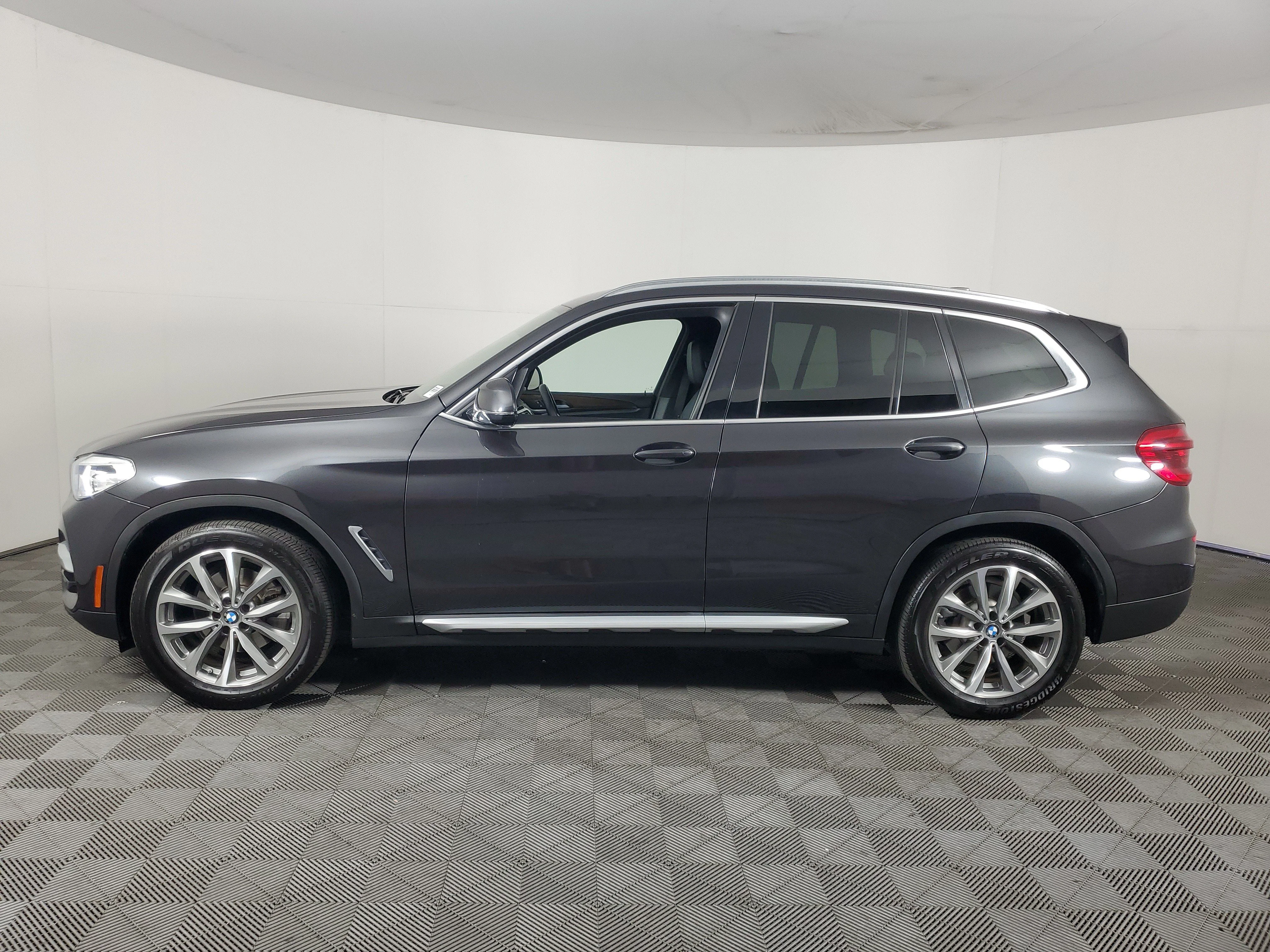 Used 2019 Dark Graphite Metallic BMW sDrive30i image 7