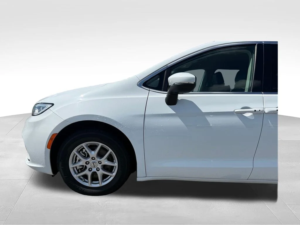 Used 2023 White Chrysler Touring L image 24