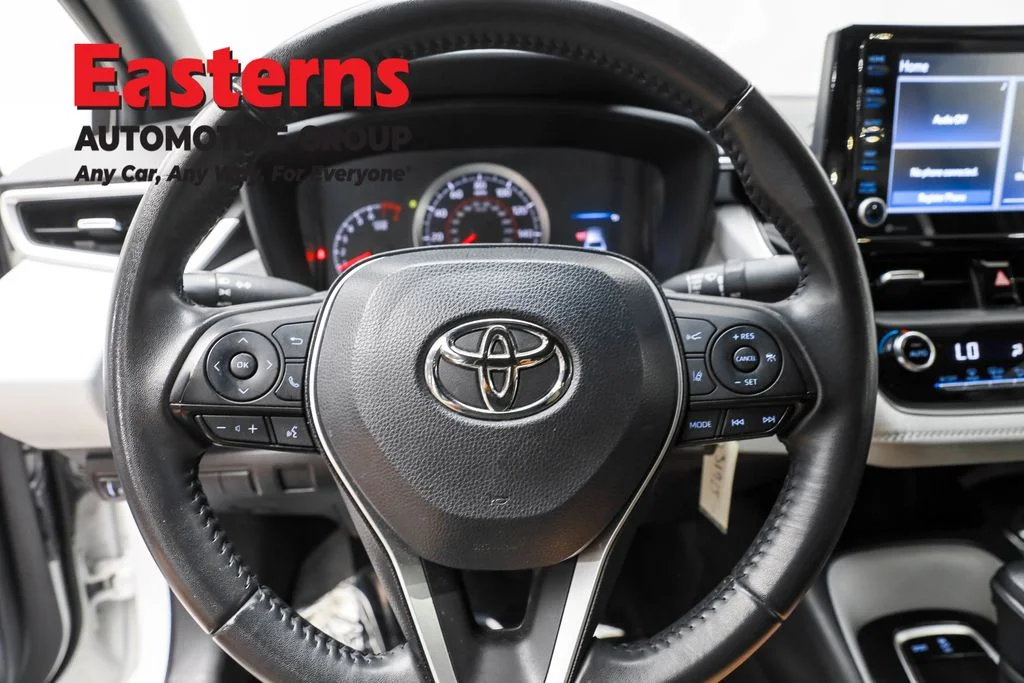 Used 2022 White Toyota SE image 10