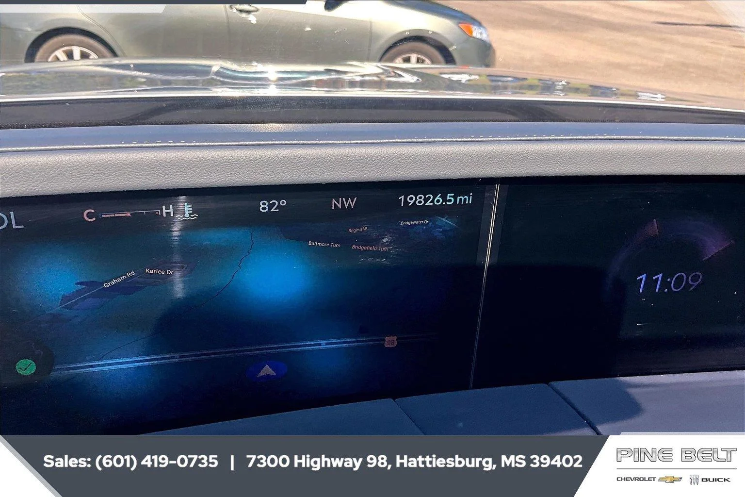 Used 2025 Lustrous Gray Metallic Lincoln Premiere image 14