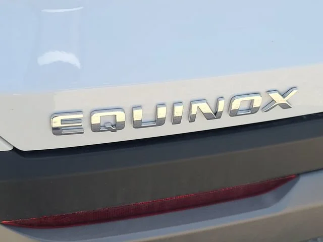 New 2027 Summit White Chevrolet LT image 34