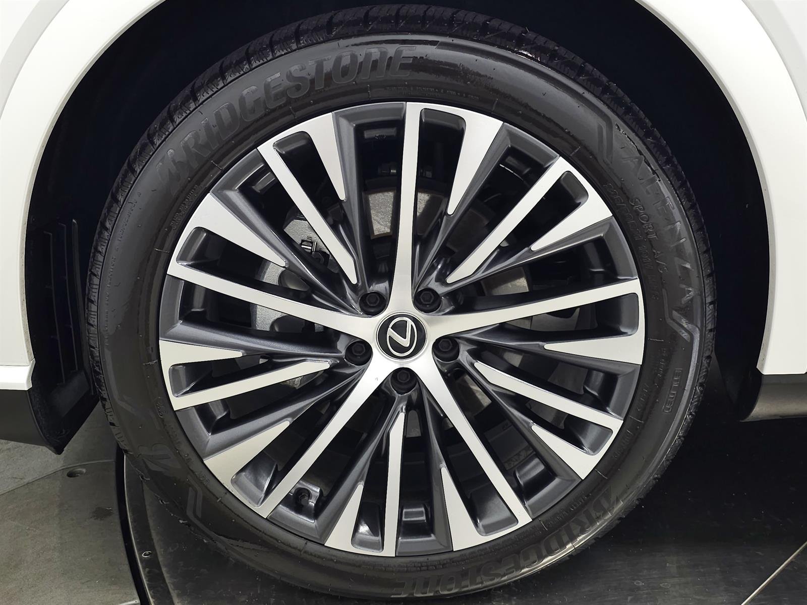Certified Used 2024 White Lexus PREMIUM PLUS image 13