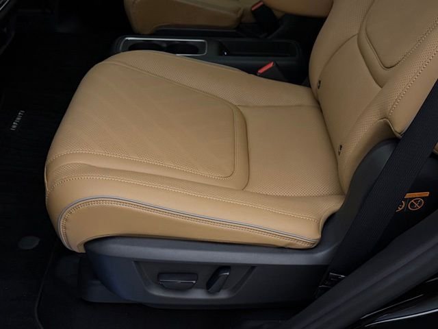 New 2026 BLACK OBSIDIAN INFINITI Luxe 2WD image 19