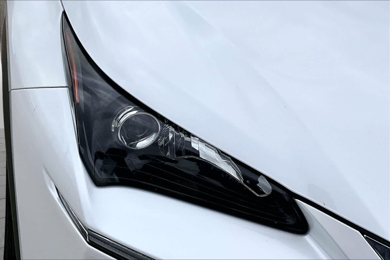 Used 2016 Eminent White Pearl Lexus  image 28