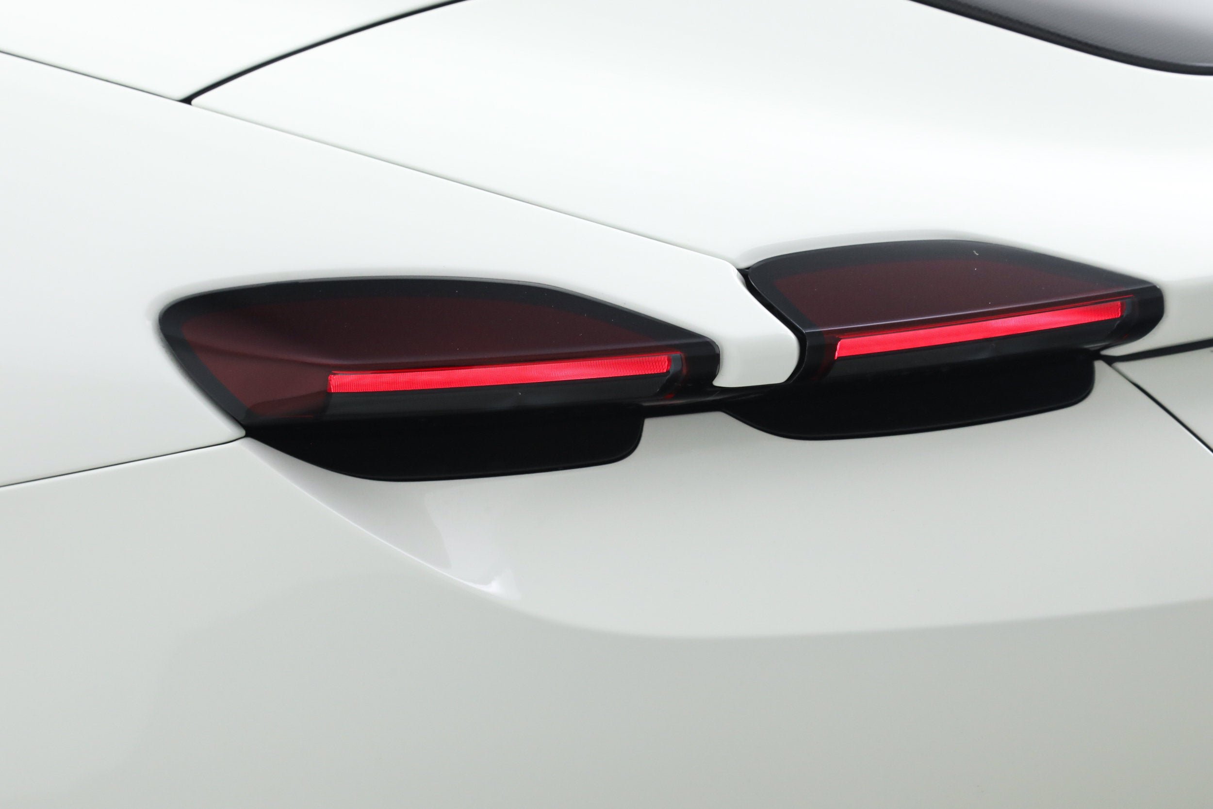 Certified Used 2024 Bianco Avus Ferrari  image 18