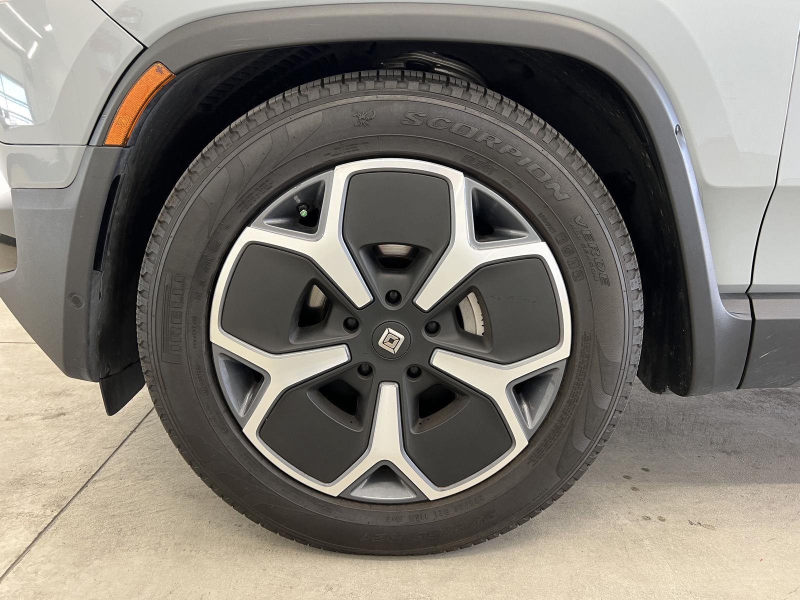 Used 2024 Limestone Rivian Adventure image 7