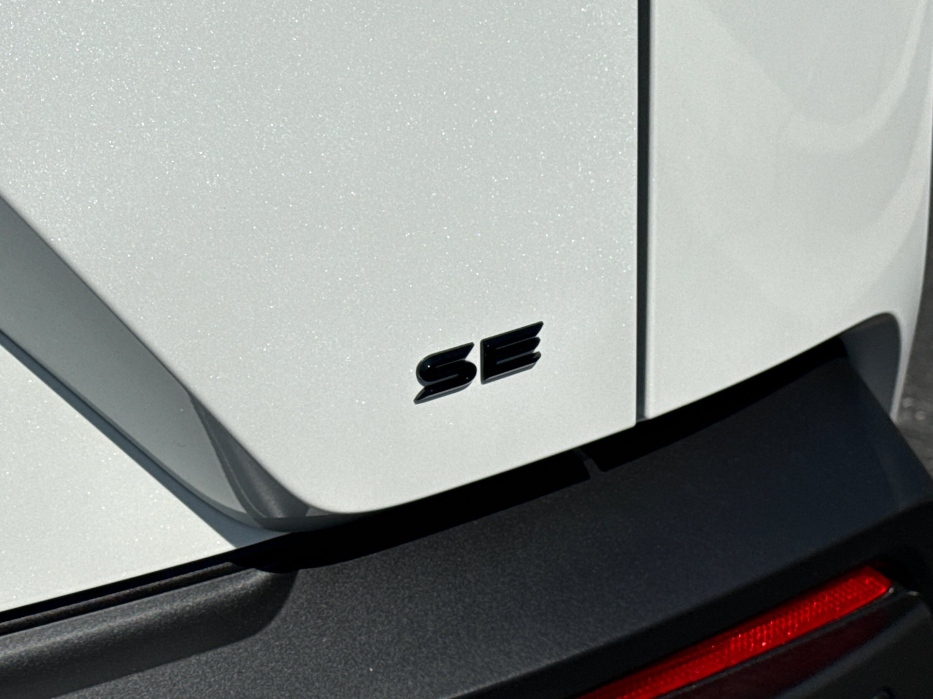 New 2026 Wind Chill Pearl <sup>1</sup> Toyota  SE image 11