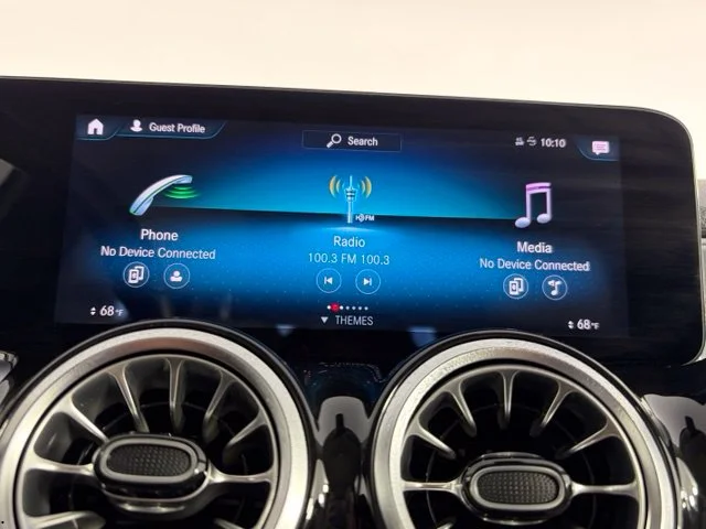 Used 2022  Mercedes-Benz GLB 250 image 25