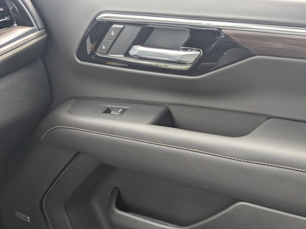 2025 Chevrolet Suburban Premier - Photo 16