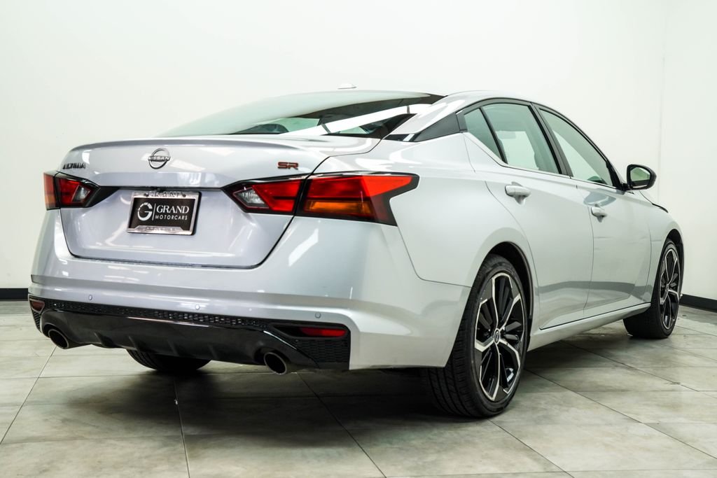 Used 2024 Silver Nissan 2.5 SR image 12