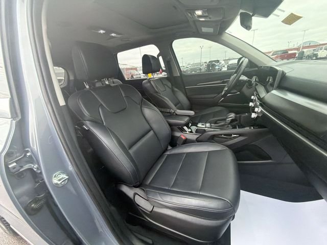 Used 2024 Silver Kia S image 28