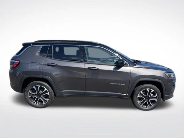 Used 2023 Gray Jeep Limited image 9
