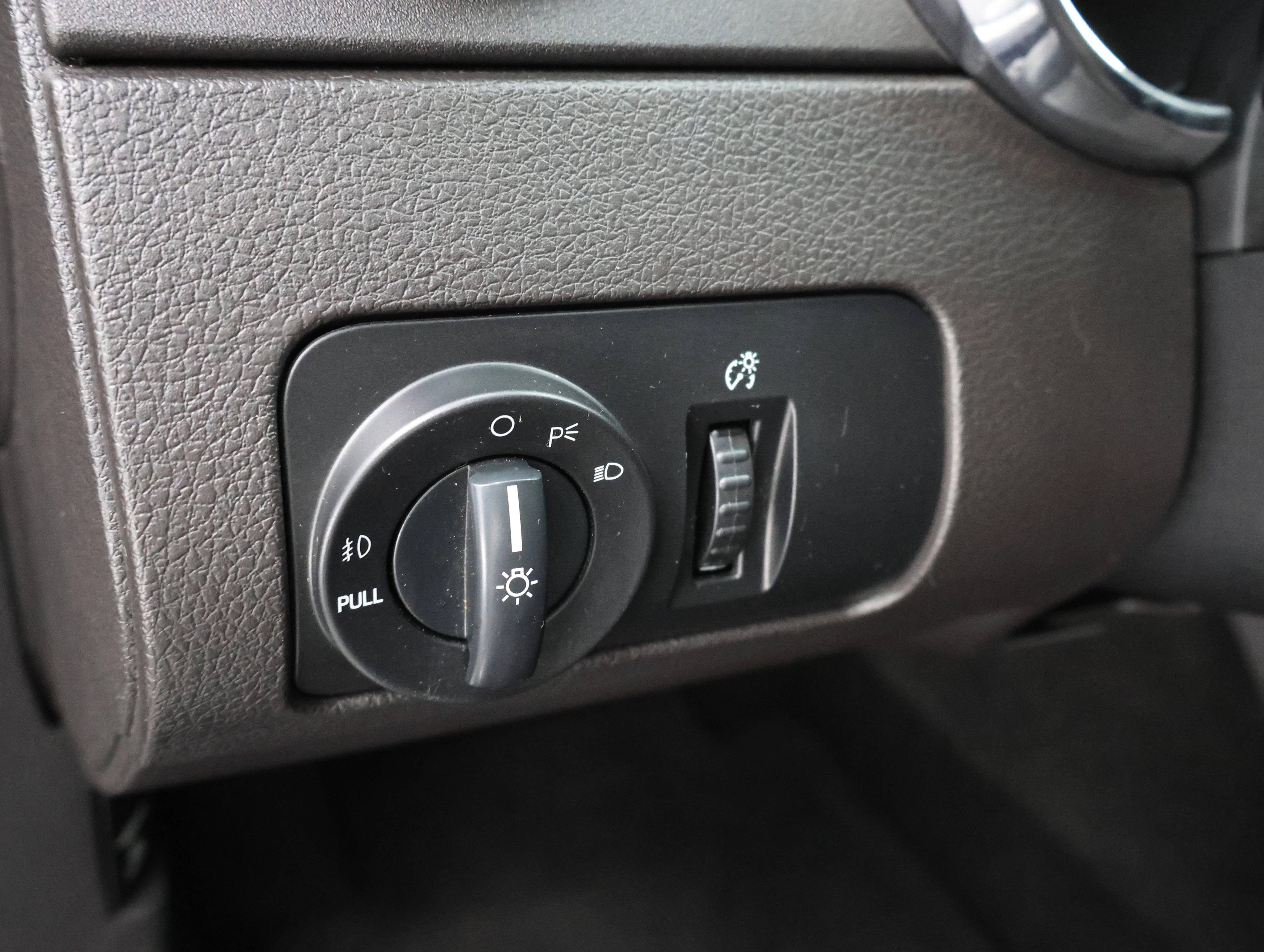 Used 2007 Black Ford GT Premium image 33