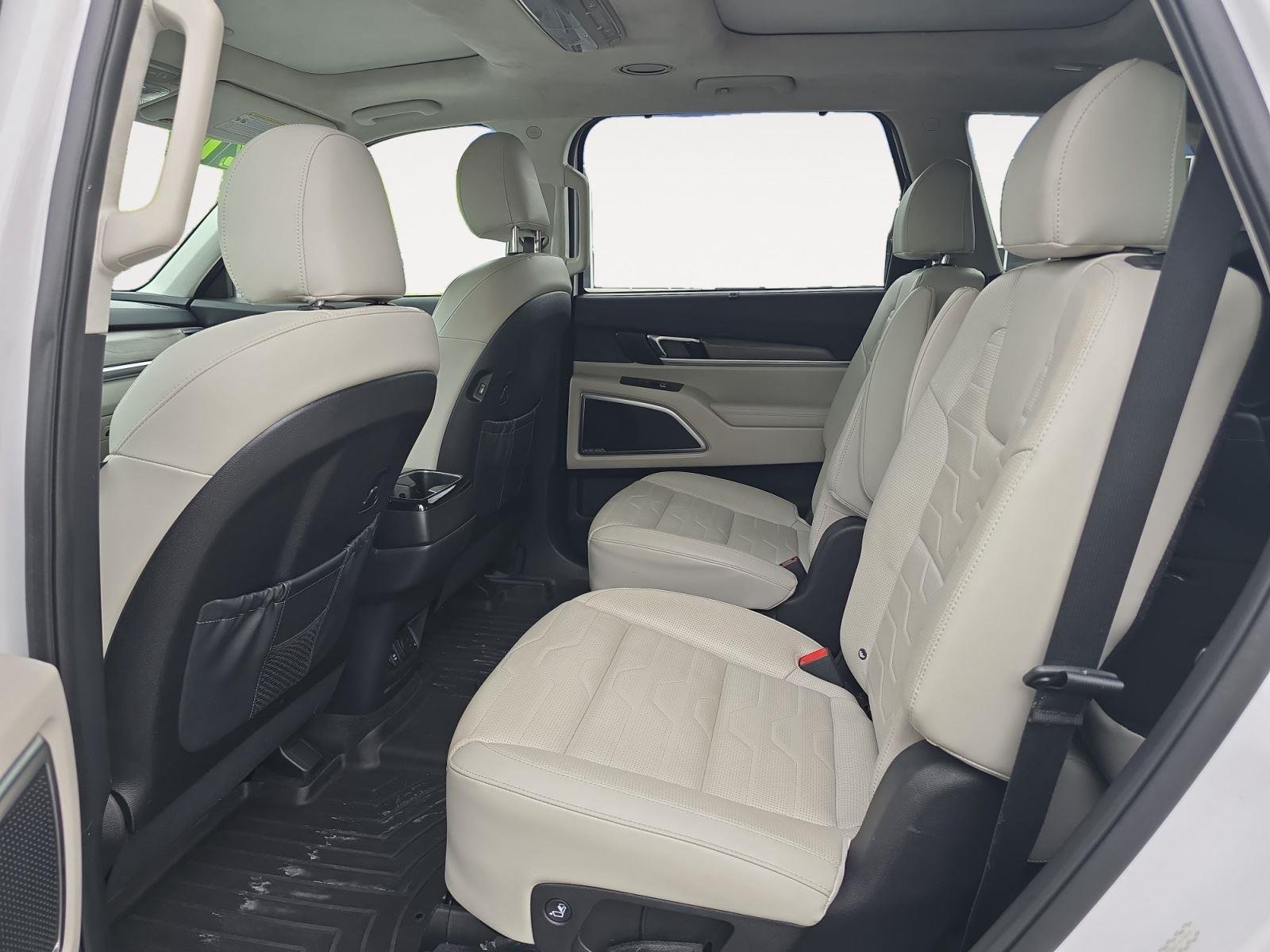 Used 2021 Glacial White Pearl Kia SX image 19