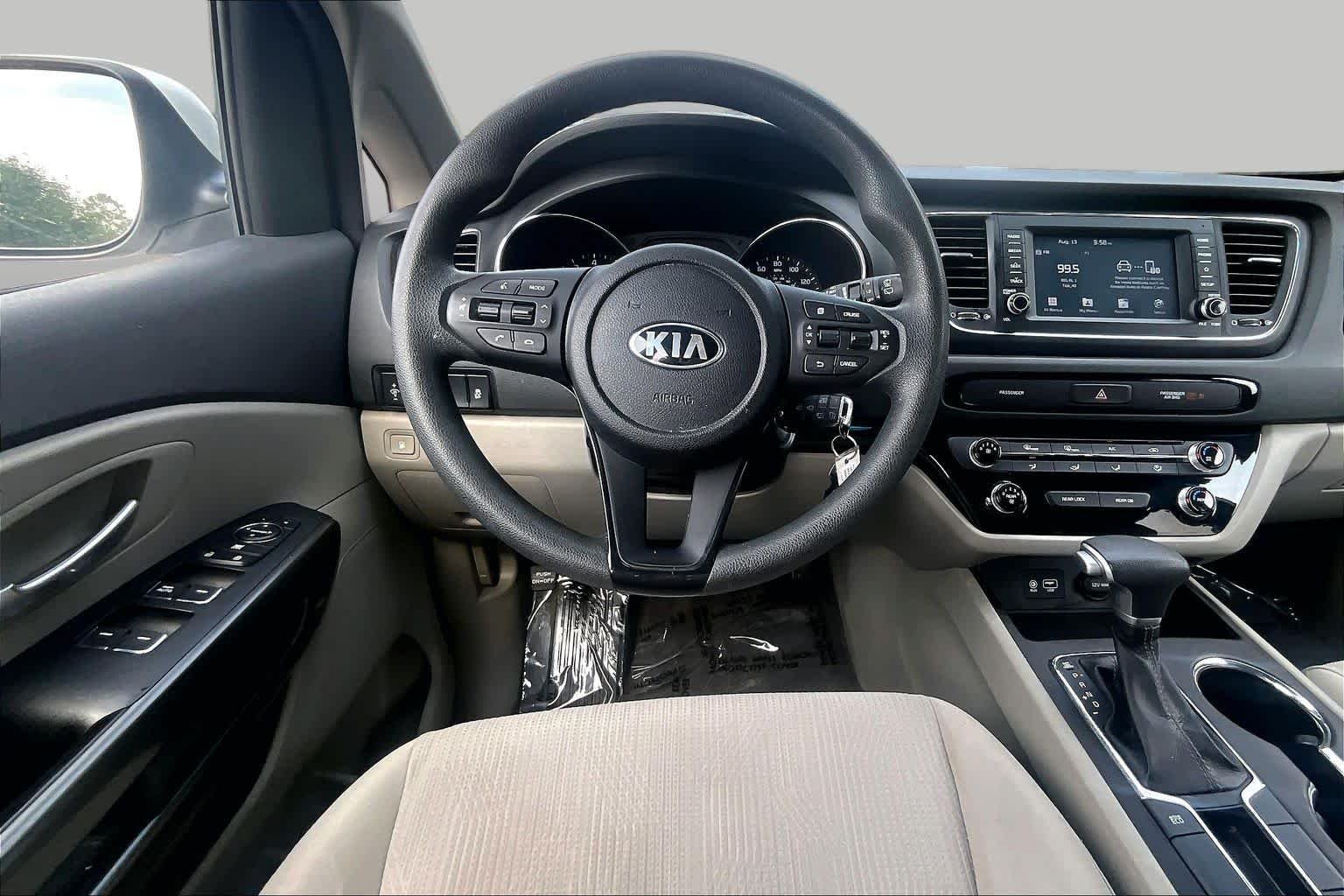 Used 2021 Snow White Pearl Kia LX image 6