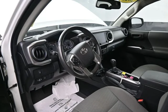 Used 2022 White Toyota SR5 image 20