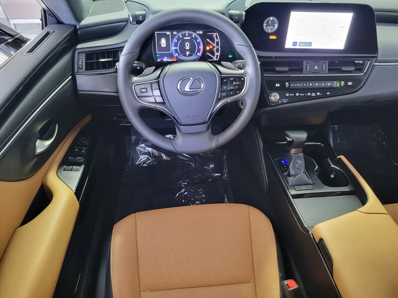 2025 Lexus ES 350 - Photo 15