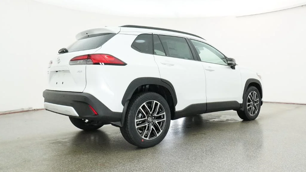 New 2026 Wind Chill Pearl Toyota XLE image 4