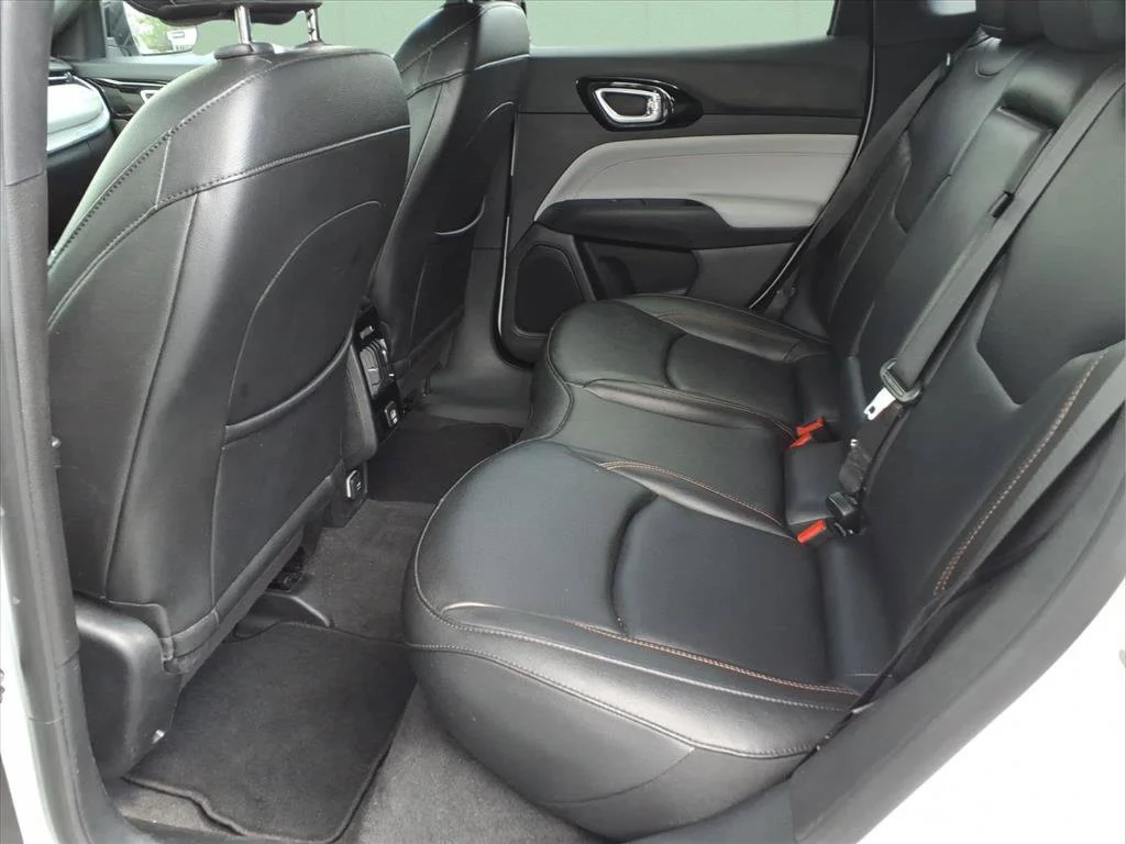 Used 2024 White Jeep Limited image 12