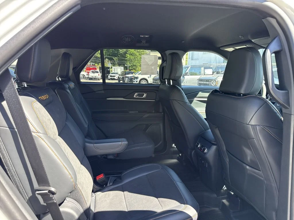 New 2026 White Ford Tremor image 31