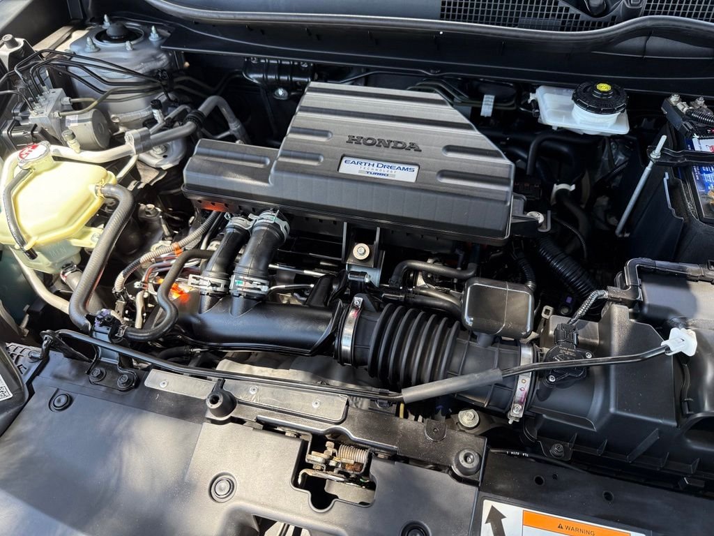 Used 2018 Lunar Silver Metallic Honda Touring image 10
