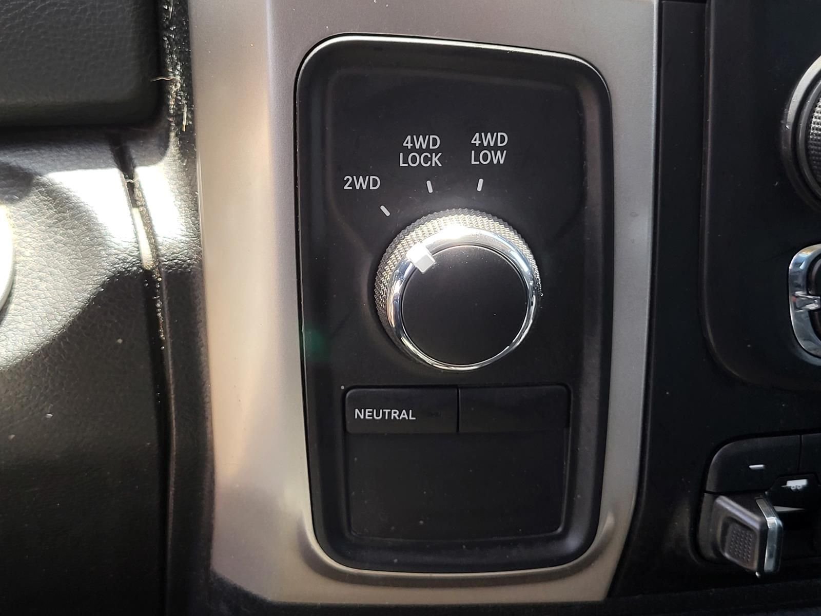 Used 2017 Bright White Clearcoat Ram SLT image 26
