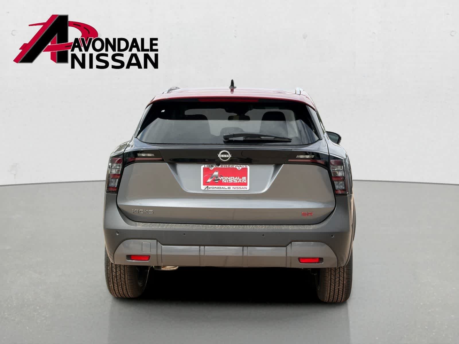 New 2026 Gun Metallic / Scarlet Ember Tintcoat Two-tone Nissan SR image 7
