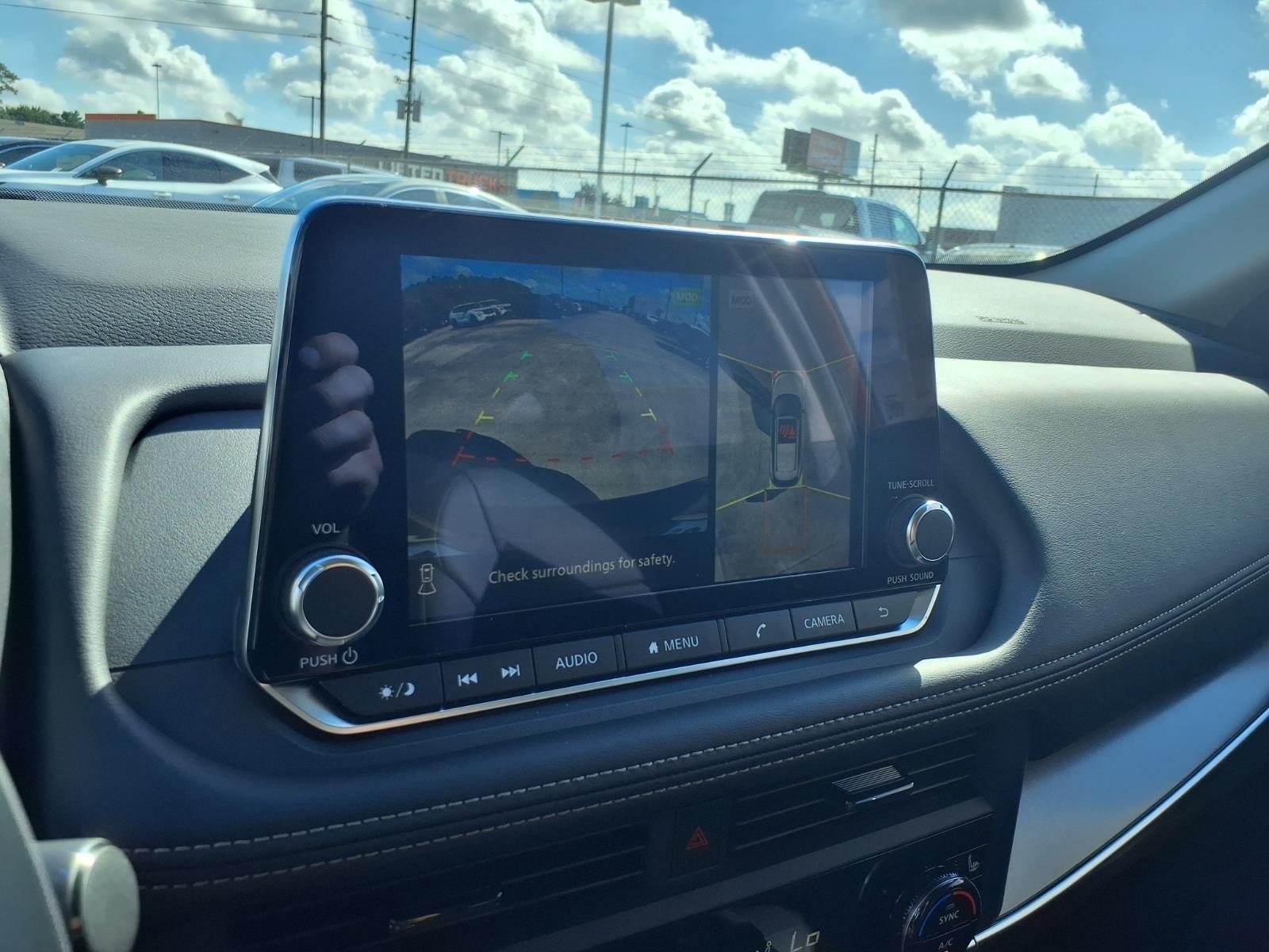 2026 Nissan Rogue photo 19 of 23