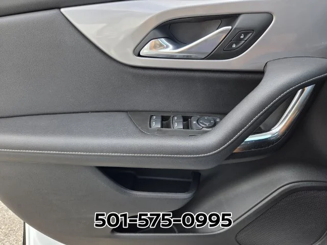 Used 2024 White Chevrolet LT image 34