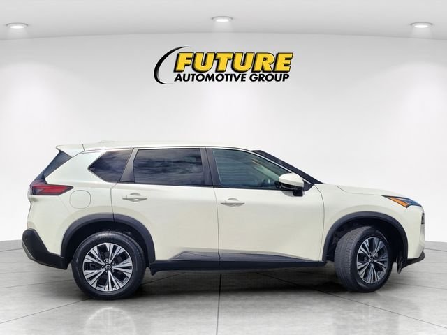 Used 2023 White Nissan SV image 3