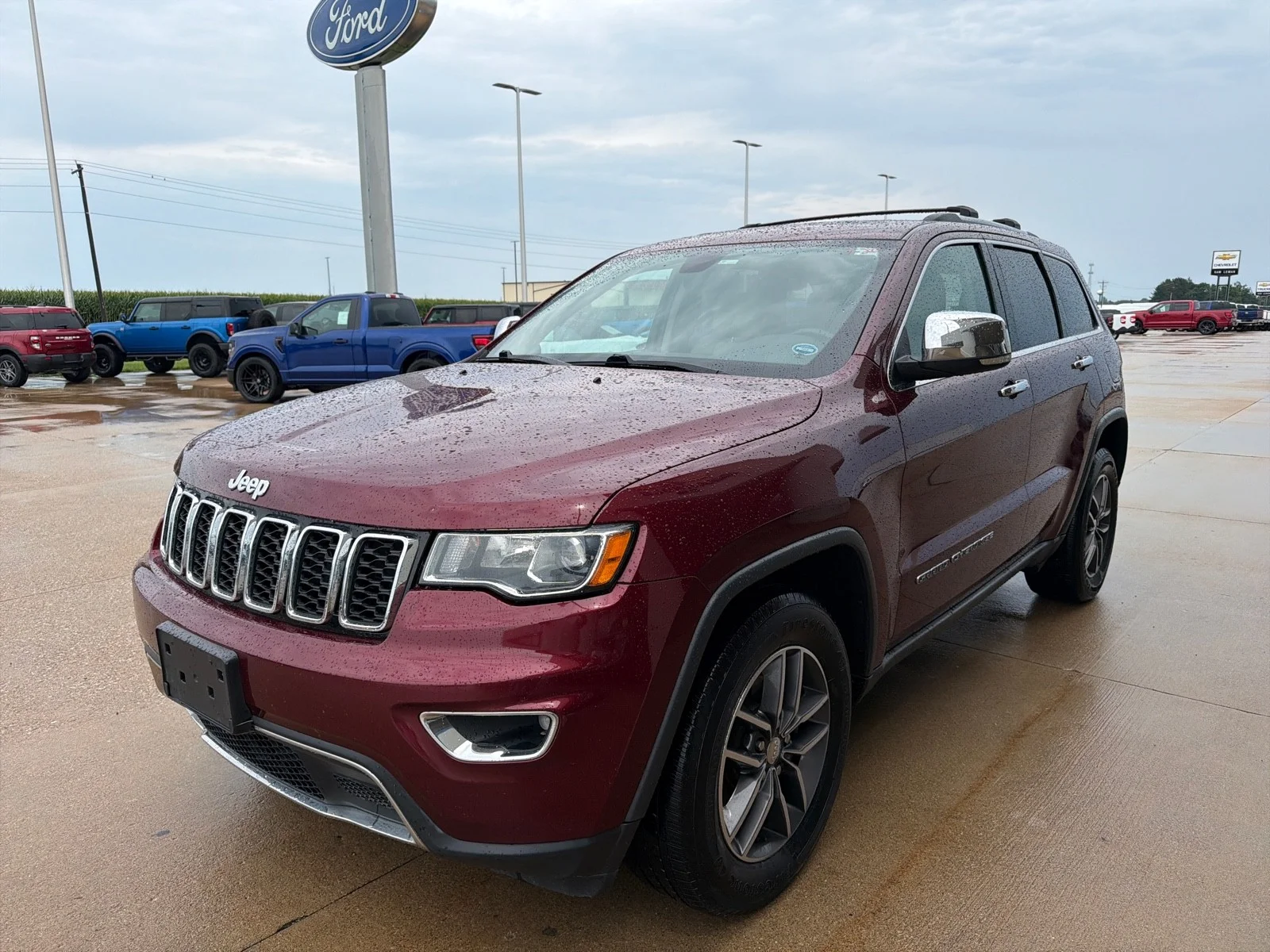 Used 2017 Velvet Red Pearlcoat Jeep Limited image 5