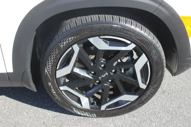 Used 2024 White Kia SX image 37