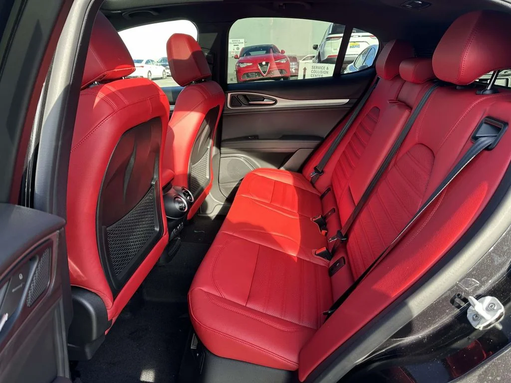 2025 Alfa Romeo Stelvio Base - Photo 16