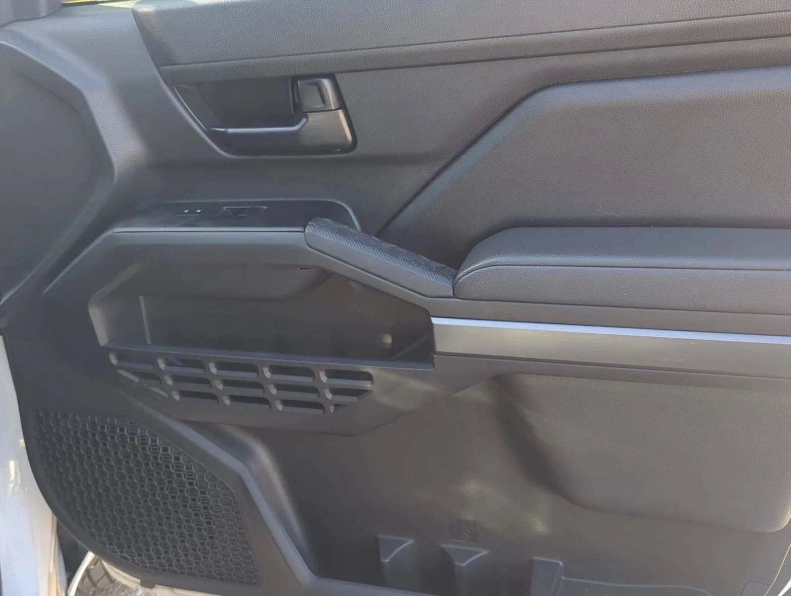 Used 2024 Ice Cap Toyota SR5 image 25